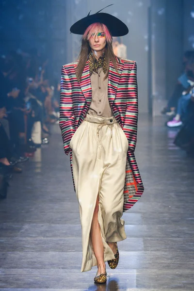 Look 13